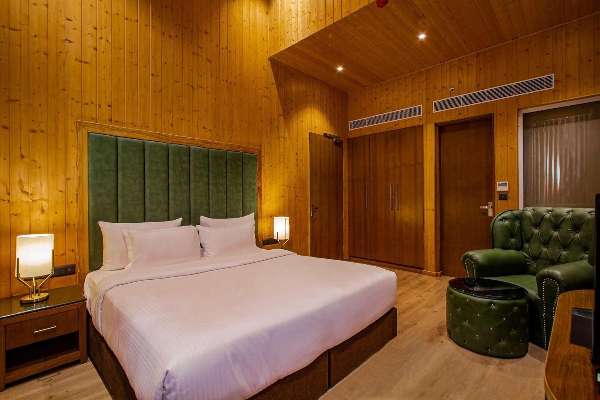 Palchan Hotel & Spa - A Member Of Radisson Individuals Retreats Manāli Buitenkant foto