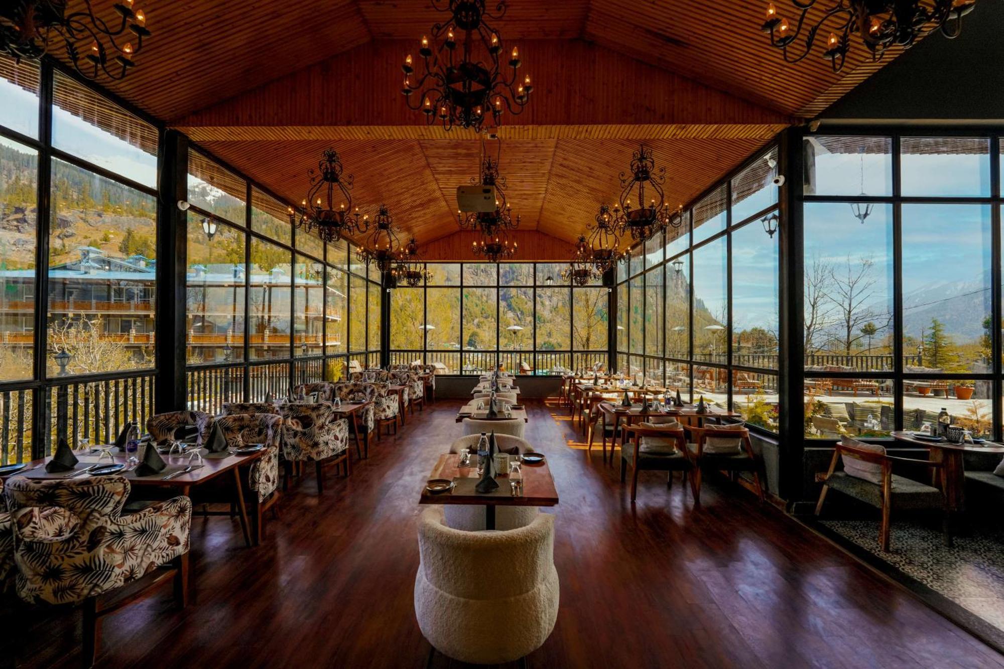 Palchan Hotel & Spa - A Member Of Radisson Individuals Retreats Manāli Buitenkant foto