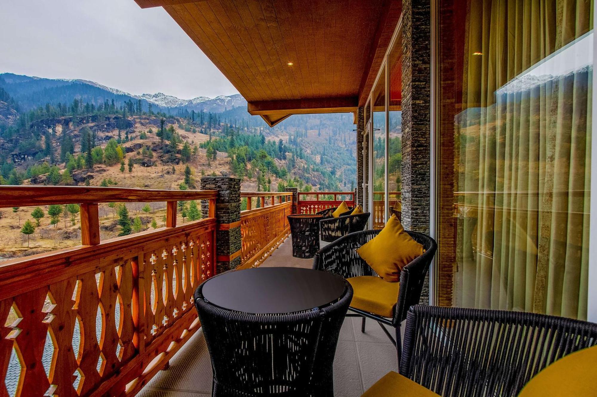 Palchan Hotel & Spa - A Member Of Radisson Individuals Retreats Manāli Buitenkant foto
