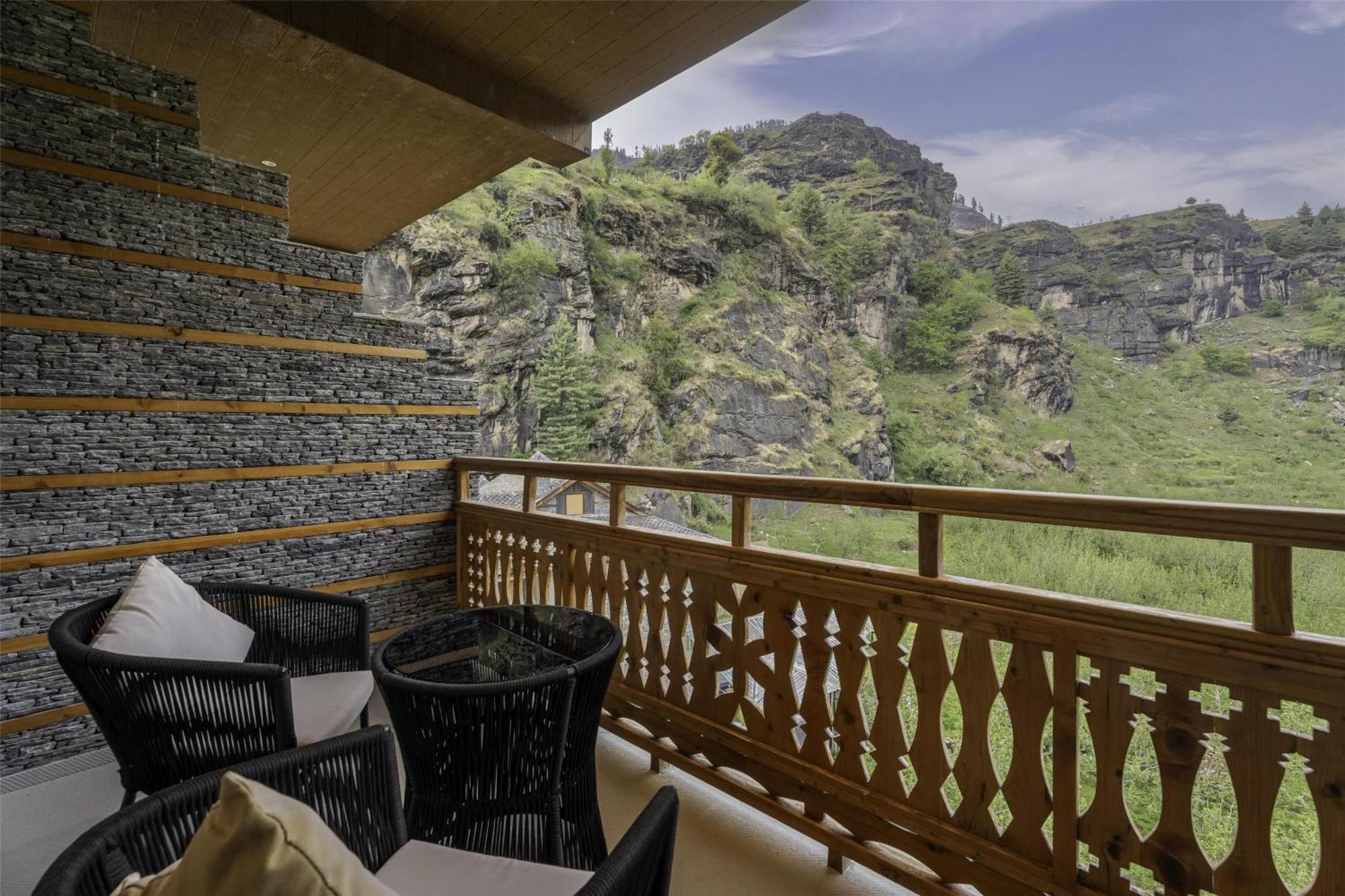 Palchan Hotel & Spa - A Member Of Radisson Individuals Retreats Manāli Buitenkant foto