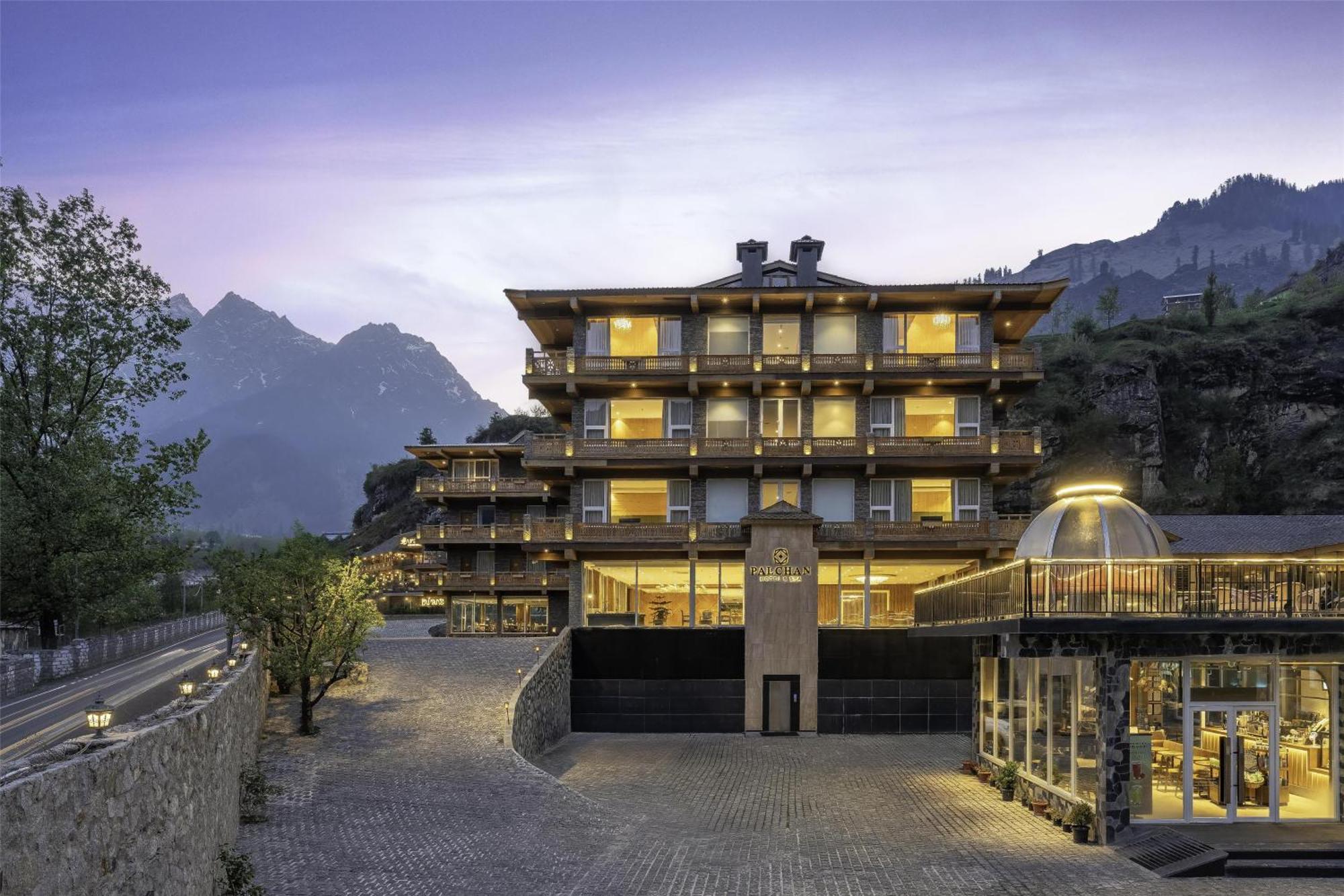 Palchan Hotel & Spa - A Member Of Radisson Individuals Retreats Manāli Buitenkant foto